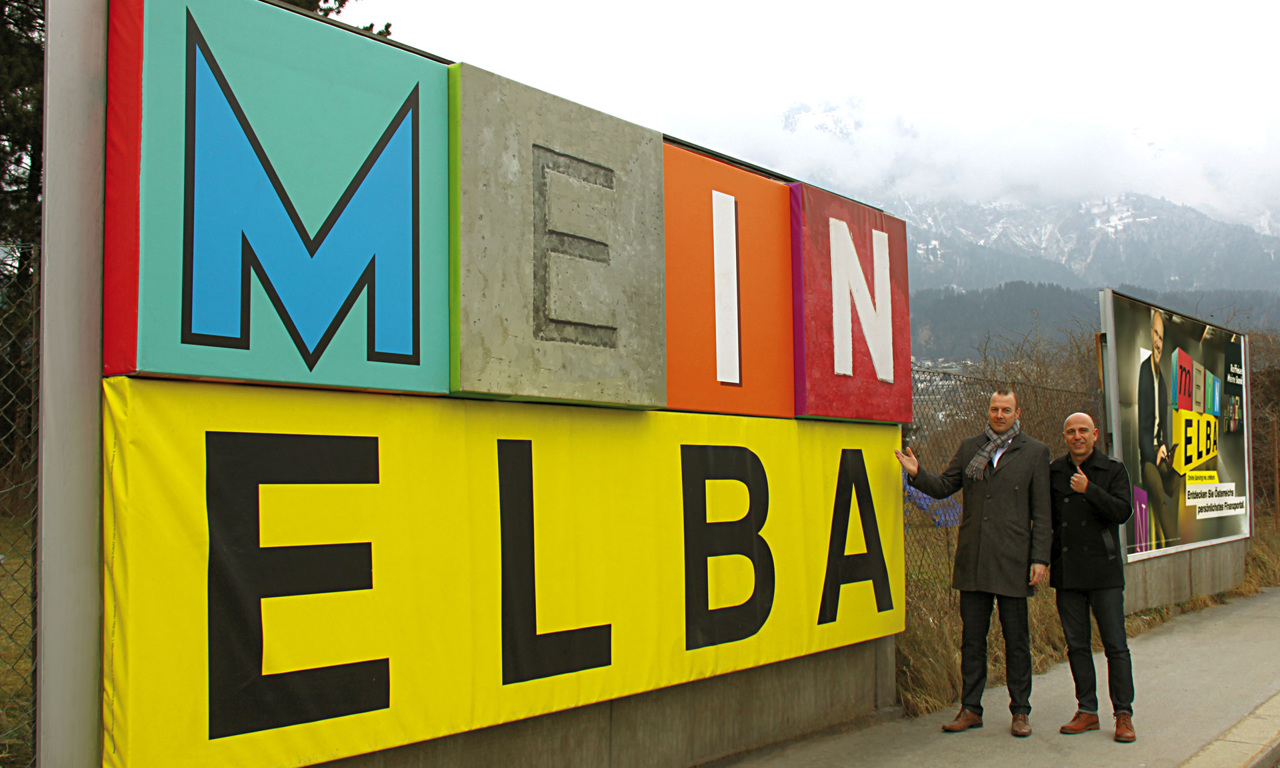 V.l.n.r.: : Christian Bevelander (Geschäftsführer Raiffeisen Werbung Tirol) und Thomas Frauenschuh (EPAMEDIA) vor der 