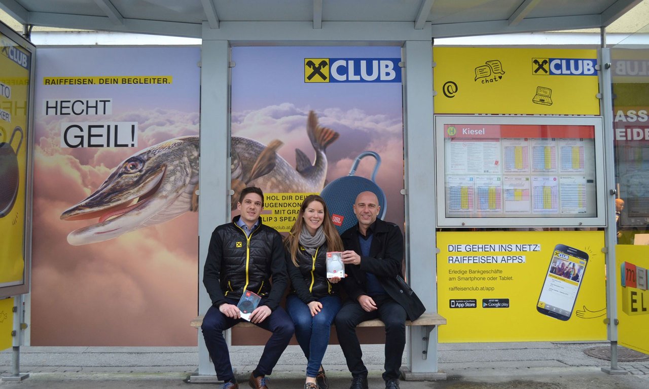 v.l.n.r.: Manuel Allstorfer (Jugendmarketing Raiffeisenverband Salzburg), Theresa Wallner (Marketing Raiffeisenverband Salzburg), Thomas Frauenschuh (Regionalleiter EPAMEDIA)