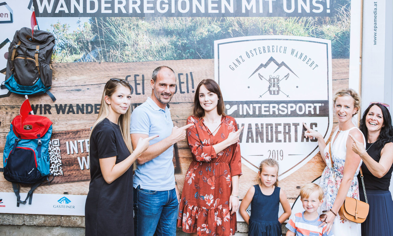 V.l.n.r.: Vanessa Sonnleitner (Media Manager Reichl und Partner), David Tews (Marketingleitung INTERSPORT Austria), Sarah Bauer (INTERSPORT Austria), Eva Reisenberger (INTERSPORT Austria) und Birgit Kasberger (Account Manager EPAMEDIA). Fotocredit: Reichl und Partner
