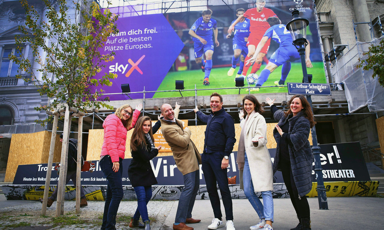 V.l.n.r.: Lena Pflüger (Senior Investment Consultant MediaCom), Gabriela Subasic (Account Manager EPAMEDIA), Marcus Zinn (Sales Director EPAMEDIA), Walter Fink (Director Marketing Sky Österreich), Charlotte Flick (Senior Client Service Consultant MediaCom) und Susanne Krall (Head of Marketing Sky Österreich). Fotocredit: EPAMEDIA