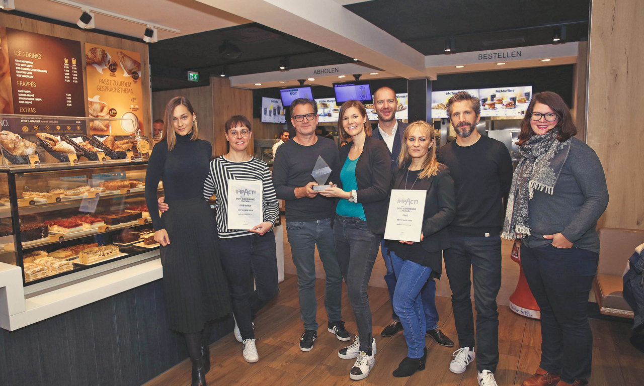 V.l.n.r.:  Nina C. Berndorfer (McDonald‘s), Babette Brunner (DDB Wien), Andreas Spielvogel (DDB Wien), Marion Hohenecker (McDonald‘s), Marcus Zinn (EPAMEDIA), Bisi Andrejevic (OMD), Thomas Tatzl (DDB Wien), Gundula Zabinsky (DDB Wien).Fotocredit: EPAMEDIA