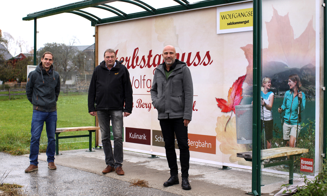 V.l.n.r.: Lukas Fellner (Media Contract Manager EPAMEDIA), Josef Weikinger (Bürgermeister Strobl) und Thomas Frauenschuh (Regionalleiter Salzburg EPAMEDIA).