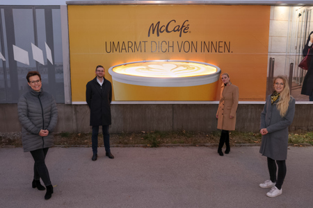 V.l.n.r.: Andrea Fanschek (McCafé Lead McDonald’s Österreich), Johannes Brenner (Key Account Manager EPAMEDIA), Beate Reikersdorfer (Client Service Manager EPAMEDIA), Elisabeth Ofenböck (Kundenberatung DDB). © EPAMEDIA