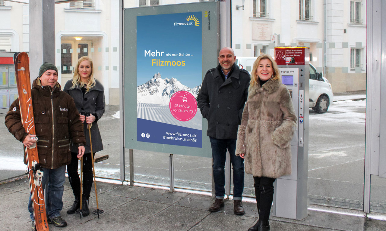 V.l.n.r.: Sigi Strasser (Agentur Sistra), Eva-Maria Nagl (Marketing Bergbahnen Filzmoos), Thomas Frauenschuh (Regionalleiter Salzburg EPAMEDIA), Martina Moosleitner (Marketing Bergbahnen Filzmoos). © EPAMEDIA