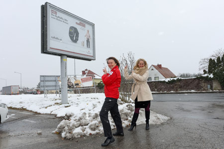 V.l.: Sonja Kellner (Pressesprecherin Rotes Kreuz Niederösterreich), Claudia Mohr-Stradner (Head of Regional Sales EPAMEDIA). © EPAMEDIA