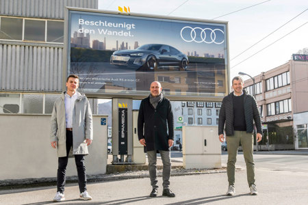 V.l.: Bernhard Sturl (Porsche Media & Creative), Thomas Frauenschuh (EPAMEDIA) und Bernhard Loos (Head of Marketing & Sales Audi Austria). © EPAMEDIA