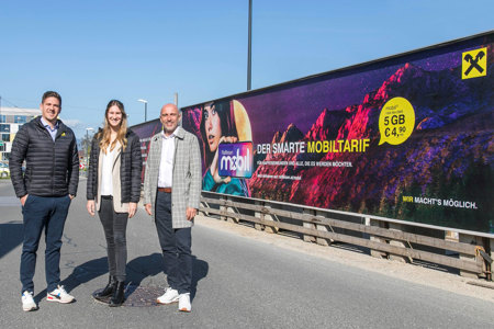 V.l.: Manuel Allstorfer und Nina Schmid (Marketing Raiffeisenverband Salzburg), Thomas Frauenschuh (EPAMEDIA).  © EPAMEDIA