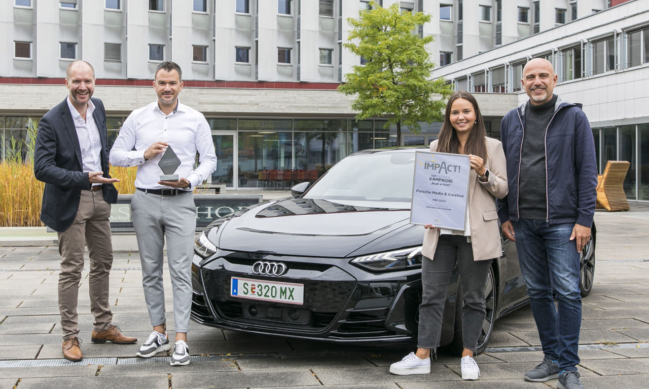 V.l.: Marcus Zinn (EPAMEDIA), Bernhard Loos (Head of Marketing & Sales Audi Austria), Julia Weichenberger (Media PMC) und Thomas Frauenschuh (EPAMEDIA). ©EPAMEDIA