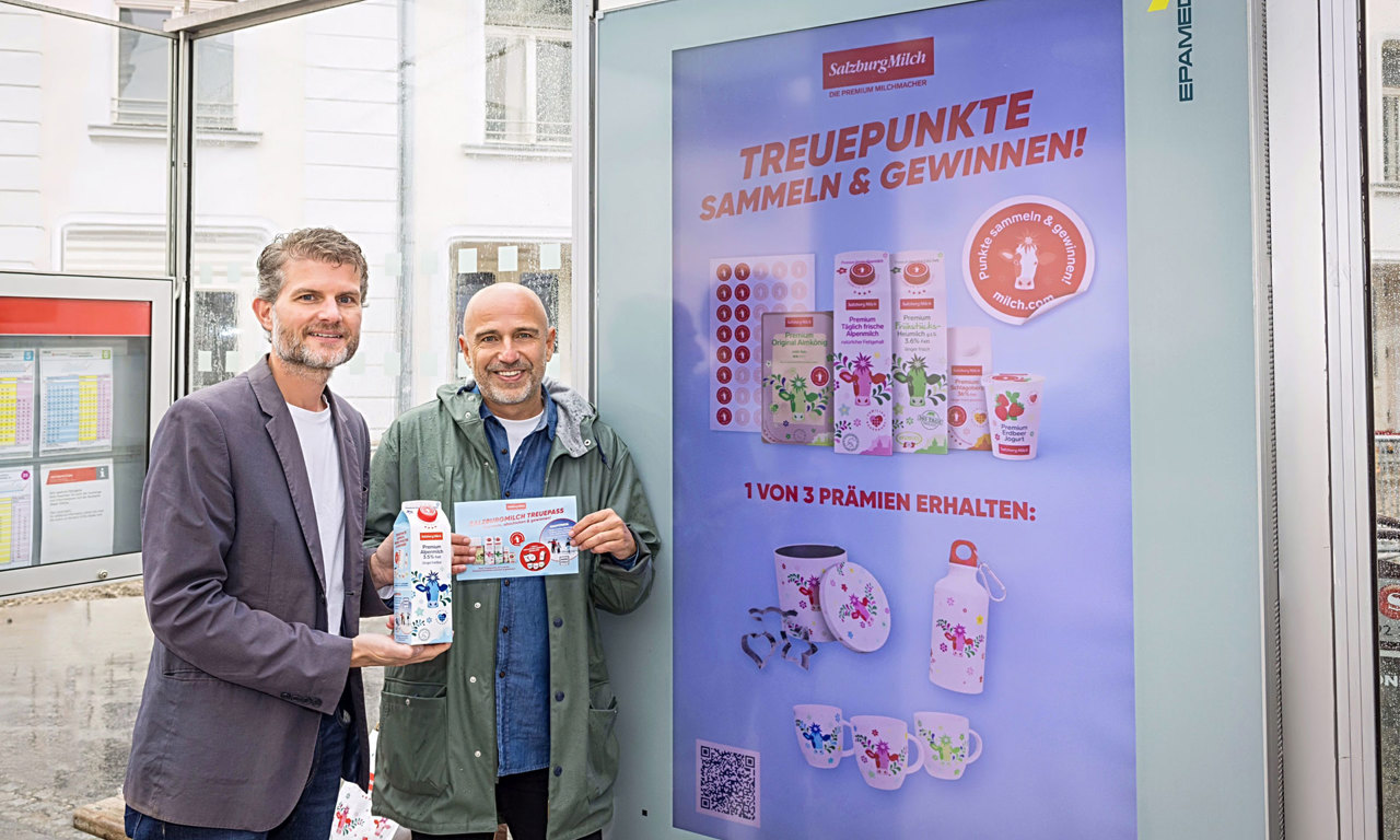 V.l.: Florian Schwap (Head of Marketing & Innovation Salzburg Milch) und Thomas Frauenschuh (Head of Regional Sales EPAMEDIA Salzburg). © EPAMEDIA
