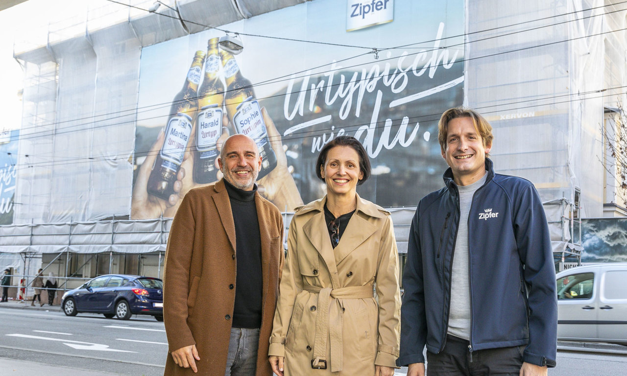 V.l.: Thomas Frauenschuh (Head of Regional Sales Salzburg EPAMEDIA), Bettina Gundendorfer (Head of Regional Sales Oberösterreich EPAMEDIA), Johannes Hofmann (Senior Brand Manager Brau Union Österreich). © EPAMEDIA