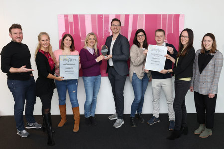 V.l.: Marcus Stiasny (EssenceMediacom), Claudia Mohr-Stradner (EPAMEDIA), Nina Mack, Alexandra Flicker (beide Magenta), Laurin Wondra (EPAMEDIA), Cathrin Fuchs, David Kallinger (beide EssenceMediacom), Petra Lang (EPAMEDIA), Anna Ratz (EssenceMediacom). © EPAMEDIA