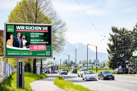 Personalsuche mit OOH, hier am digitalen Posterlight in Salzburg. © EPAMEDIA