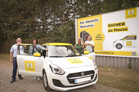 V.l. Benjamin Blaha (Key Account Manager EPAMEDIA), Petra Satzinger (Marketing & Kommunikation Hilfswerk Niederösterreich), Gabriela Goll (Pflegedirektorin Hilfswerk Niederösterreich), Bernhard Höchtl (diplomierter Gesundheits- und Krankenpfleger) . © EPAMEDIA