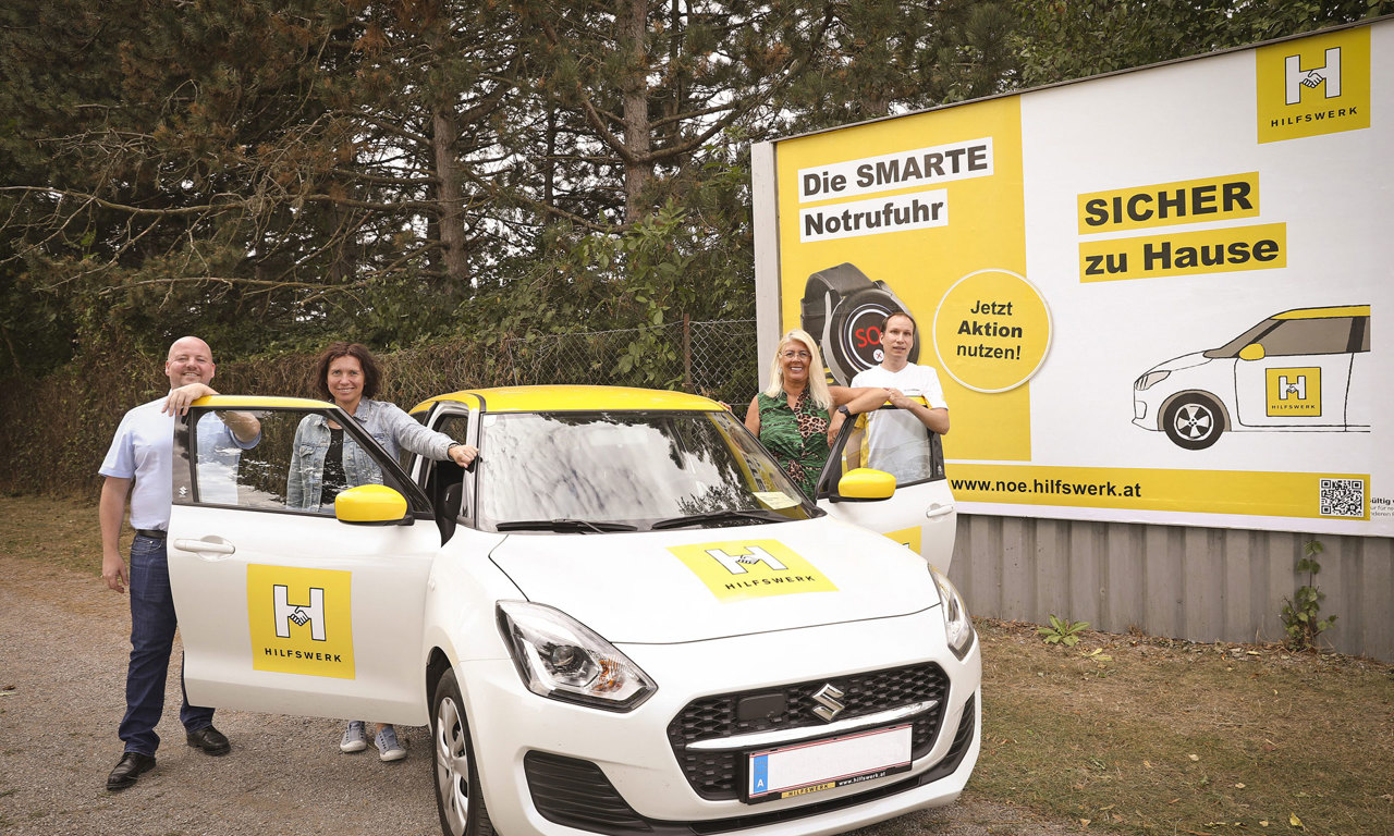 V.l. Benjamin Blaha (Key Account Manager EPAMEDIA), Petra Satzinger (Marketing & Kommunikation Hilfswerk Niederösterreich), Gabriela Goll (Pflegedirektorin Hilfswerk Niederösterreich), Bernhard Höchtl (diplomierter Gesundheits- und Krankenpfleger) . © EPAMEDIA