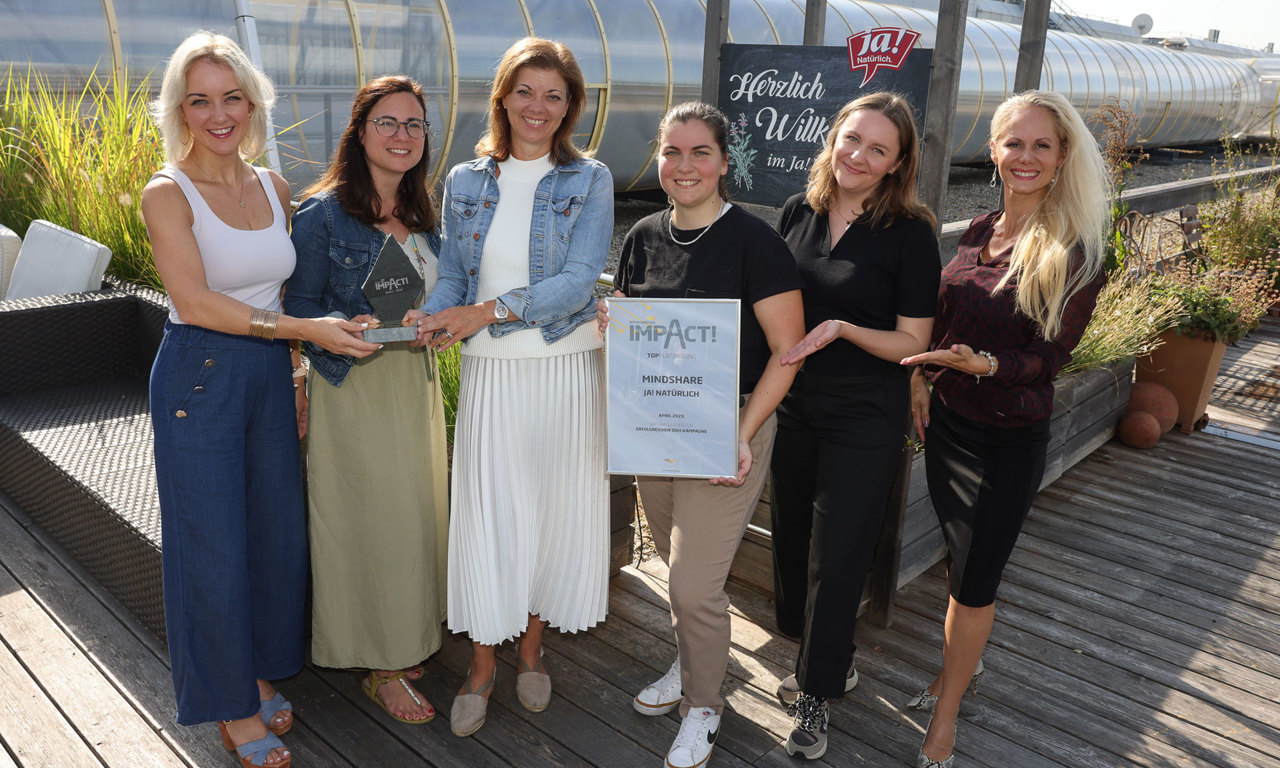 V.l.: Julia Schöne, Sabrina Fleig, Carina Resch (alle Ja! Natürlich), Rafaela Bachlechner, Beata Bertin (beide Mindshare), Claudia Mohr-Stradner (EPAMEDIA). © EPAMEDIA