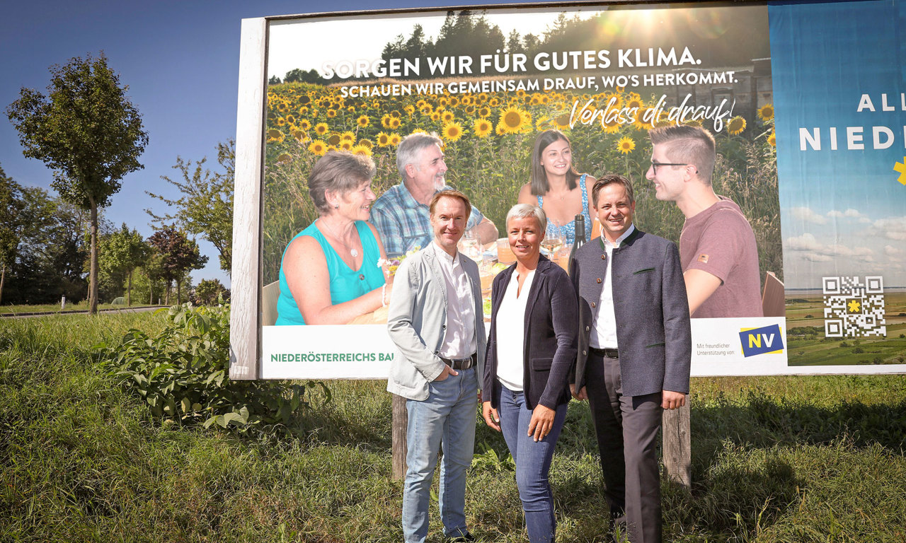 V.l.n.r.: Bertram Gressl (Key Account Manager EPAMEDIA), Daniela Morgenbesser (Abteilungsleiterin Agrarkommunikation Landwirtschaftskammer NÖ) und Johannes Schmuckenschlager (Präsident der Landwirtschaftskammer NÖ) © EPAMEDIA