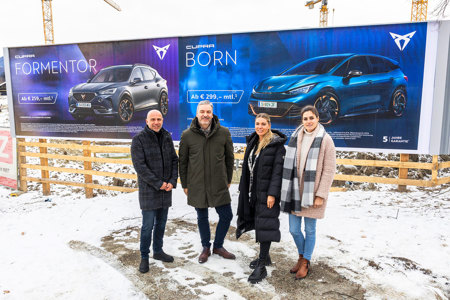 V.l.n.r.: Thomas Frauenschuh (Head of Regional Sales Salzburg EPAMEDIA), Andreas Hochreiter (Mediaplaner Porsche Media & Creative), Alina Schulz (Leitung Marketing, Produkt und Training SEAT | CUPRA), Tina Höllwerth-Moser (Zentrales Marketing SEAT | CUPRA)