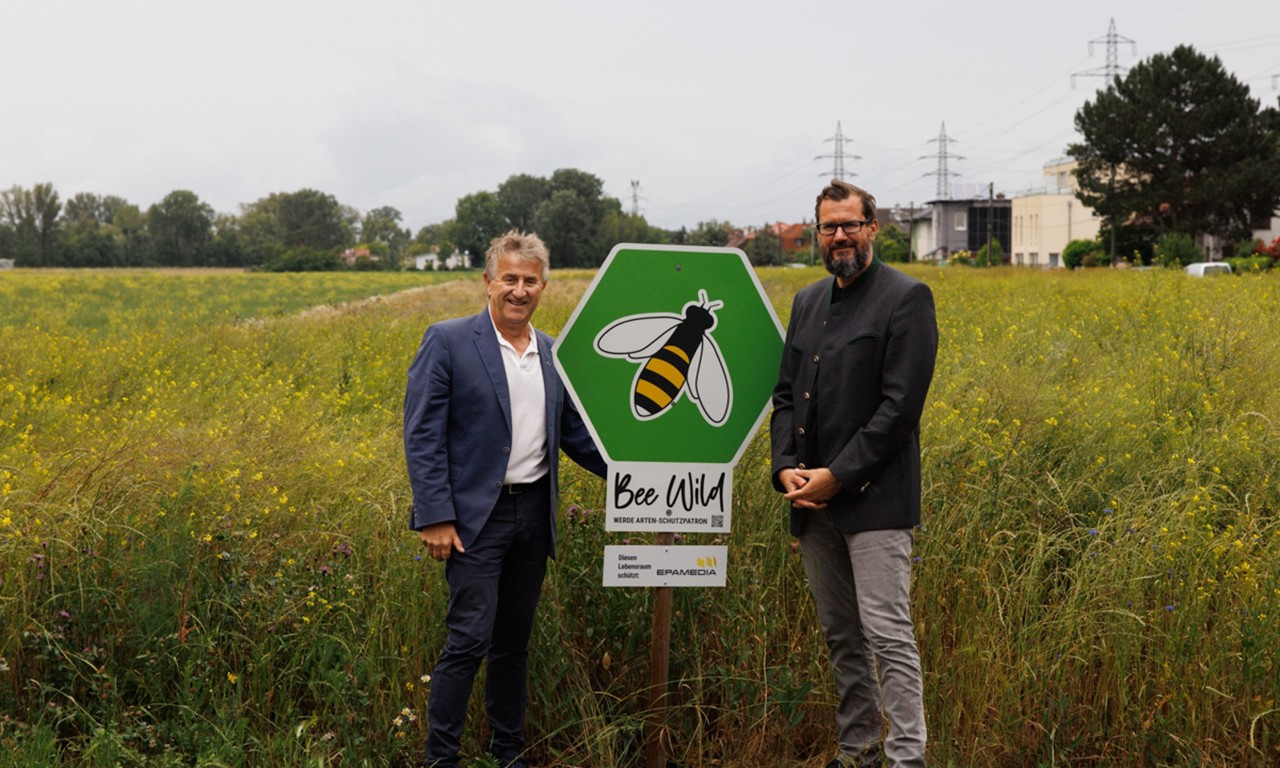 V.l.n.r.: Manfred Hohensinner (Initiator, BeeWild), Alexander Labschütz (CEO, EPAMEDIA)