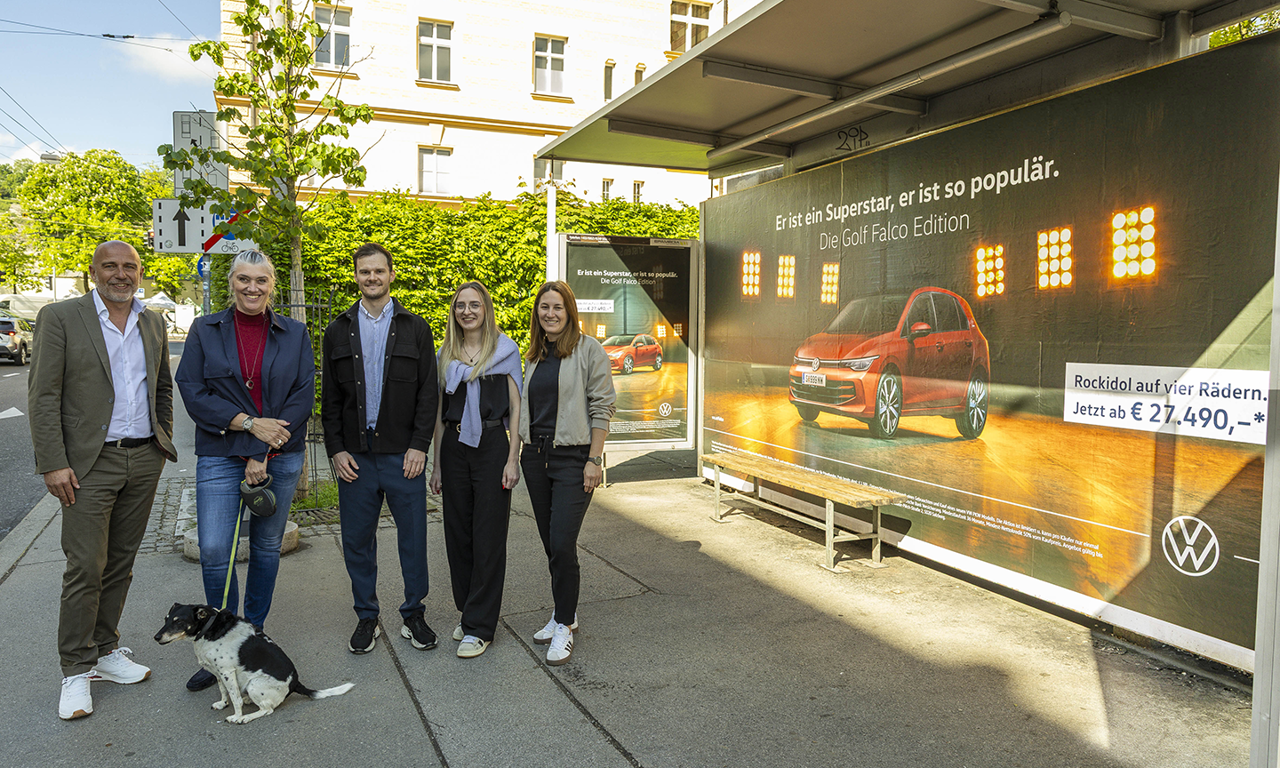 Thomas Frauenschuh (Regionalleitung Salzburg, EPAMEDIA), Gudrun Zeilinger (Markenleiterin, VW Österreich), Tobias Wild (Mediaplanung, PMC), Eva Bürkl (Zentrales Marketing, VW Österreich) und Corinna Nussbaumer (Teamleiterin Marketing, VW Österreich)