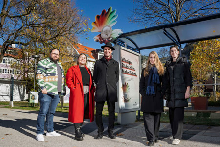 V.l.n.r.: Martin Sanitz (Account Manager Tirol, EPAMEDIA), Katharina Reisinger (Kulturmarketing, Standortmarketing Kufstein), Klaus Reitberger (Kulturreferent der Stadt Kufstein), Maria Reitberger (Sachbearbeiterin Kultur, Stadt Kufstein), Lisa Hagleitner (Presse und Öffentlichkeitsarbeit, Standortmarketing Kufstein) ©EPAMEDIA
