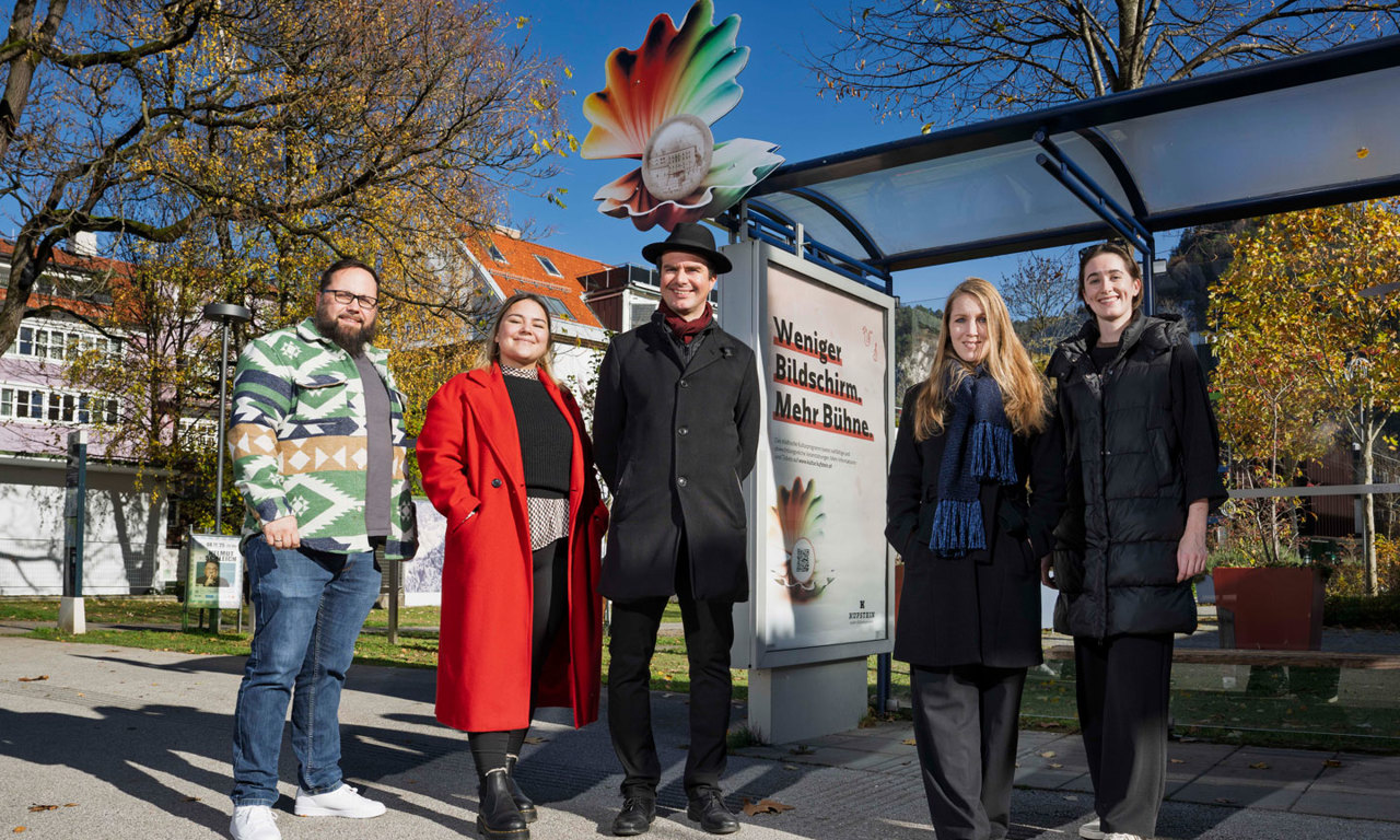 V.l.n.r.: Martin Sanitz (Account Manager Tirol, EPAMEDIA), Katharina Reisinger (Kulturmarketing, Standortmarketing Kufstein), Klaus Reitberger (Kulturreferent der Stadt Kufstein), Maria Reitberger (Sachbearbeiterin Kultur, Stadt Kufstein), Lisa Hagleitner (Presse und Öffentlichkeitsarbeit, Standortmarketing Kufstein) ©EPAMEDIA