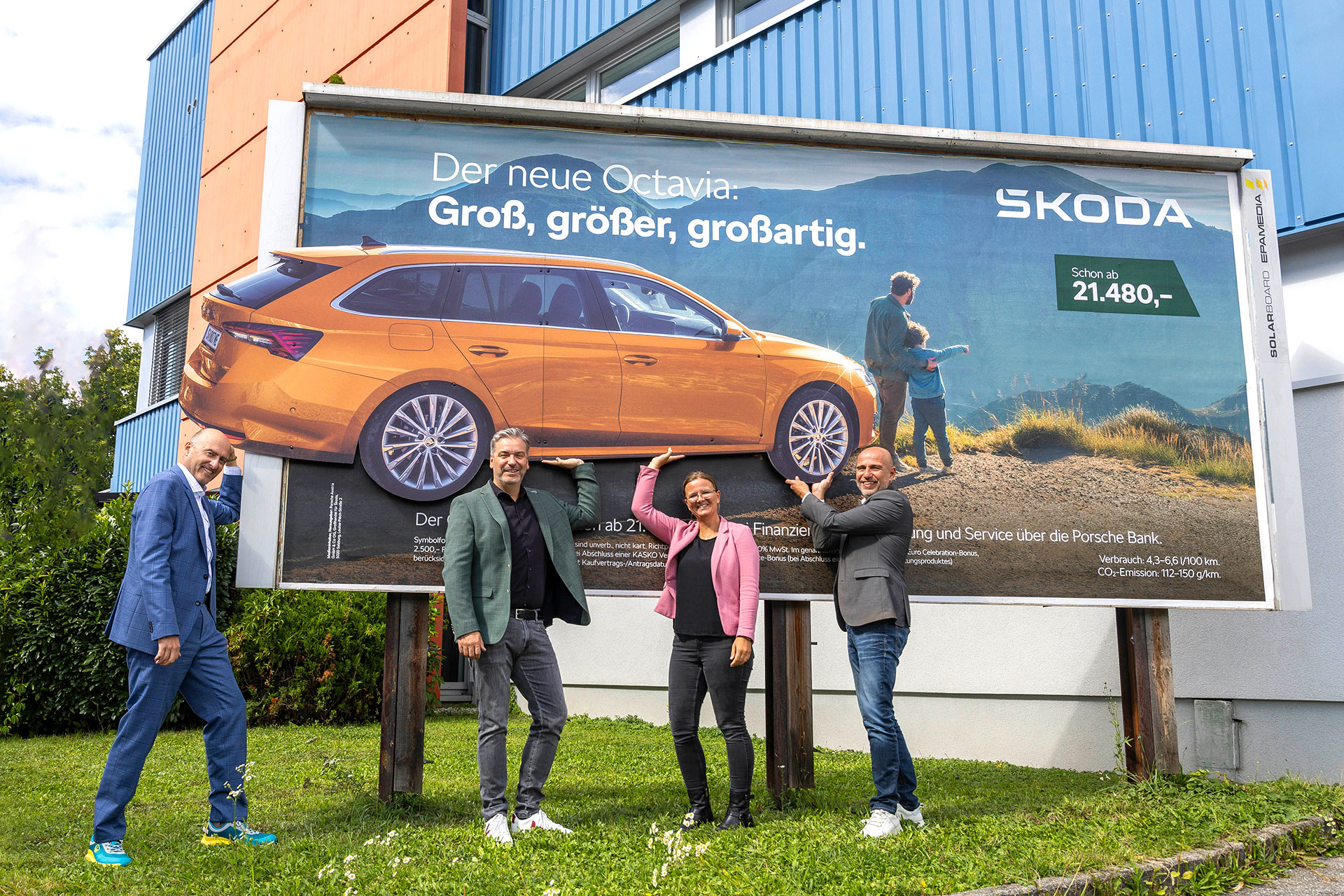V. l. n. r.: Thomas Diesenberger (Leitung Marketing Škoda Österreich), Andreas Hochreiter (Leitung Media Porsche Media & Creative), Gabriele Pann (Teamleitung Marketing Kommunikation Škoda Österreich), Thomas Frauenschuh (Head of Regional Sales Salzburg EPAMEDIA) © EPAMEDIA